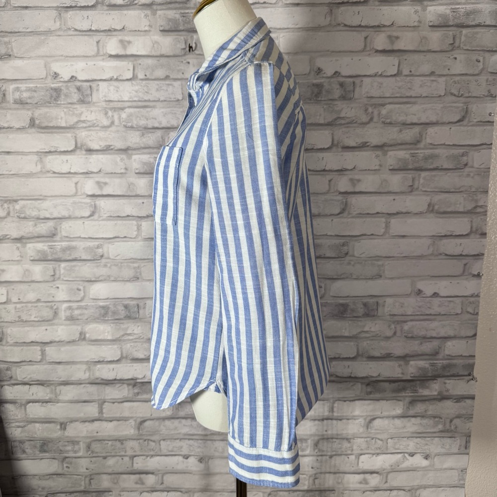 H&M Blue and White Striped Button Down Shirt - Picture 3 of 13